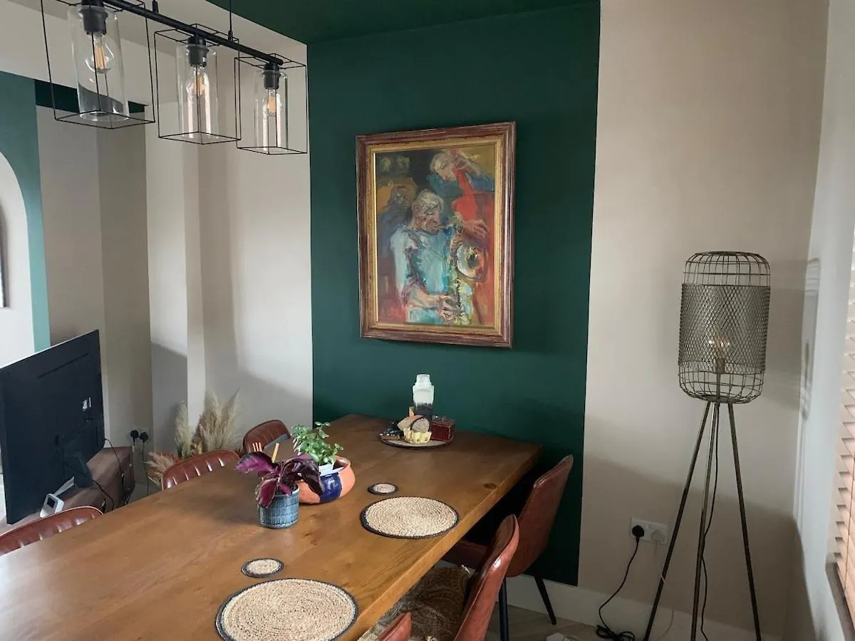3 Bedroom House- East בלפסט