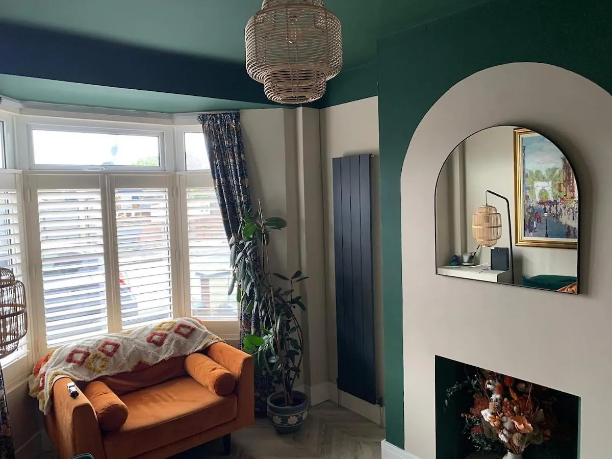3 Bedroom House- East בלפסט